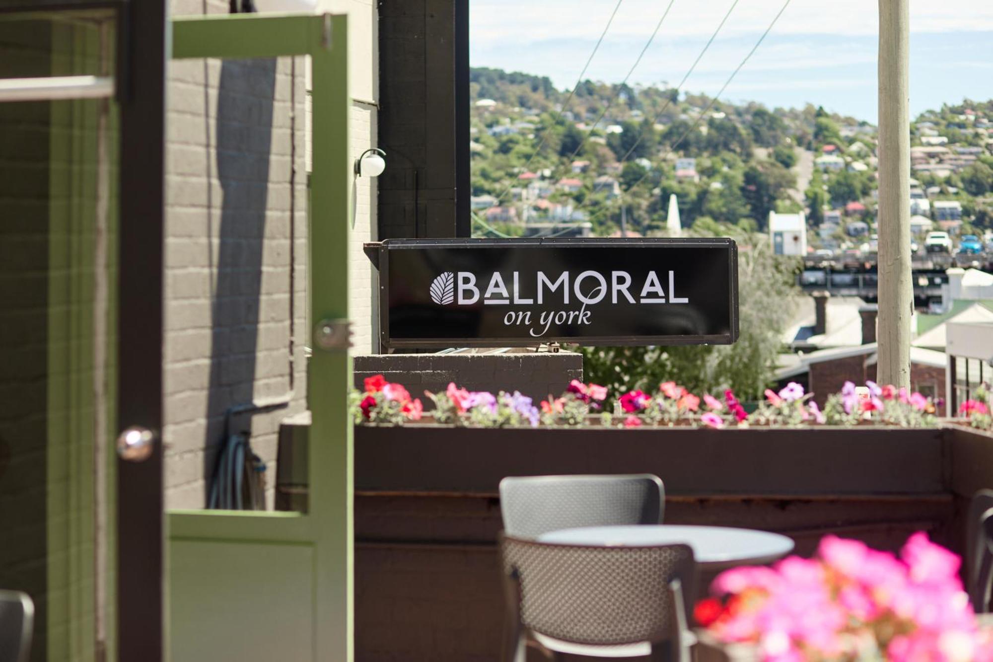 Отель Balmoral On York Лонсестон Экстерьер фото